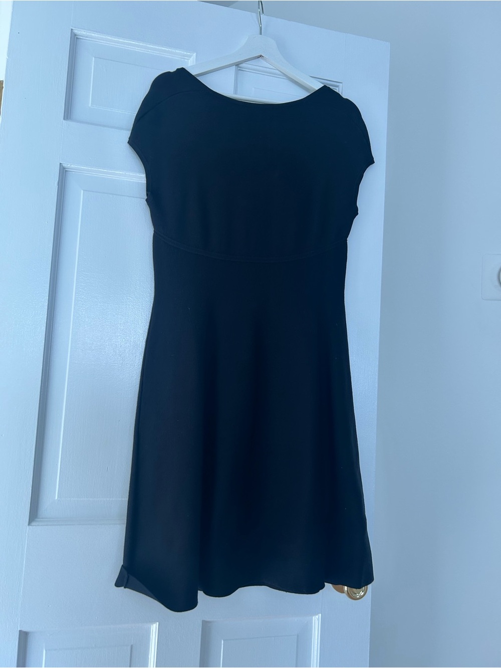 Women’s Black cap sleeve dress BNWT